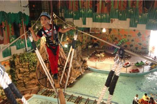 INSTALACION PUENTES COLGANTES Y TIROLESA 